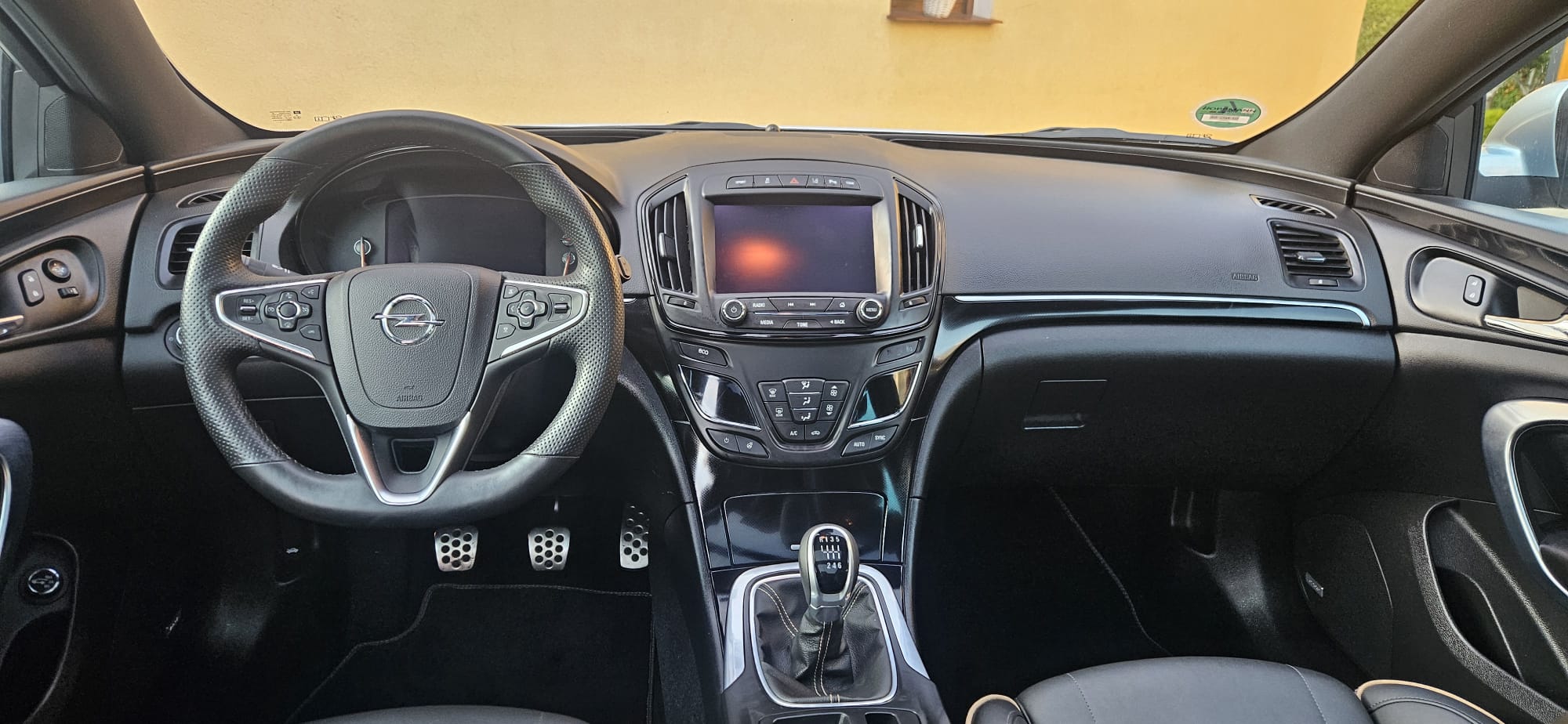 
								Opel Insignia 2.0 Turbo full									
