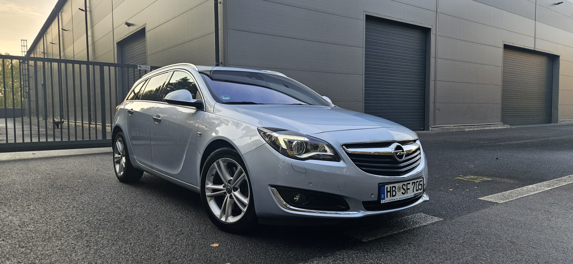 
								Opel Insignia 2.0 Turbo full									
