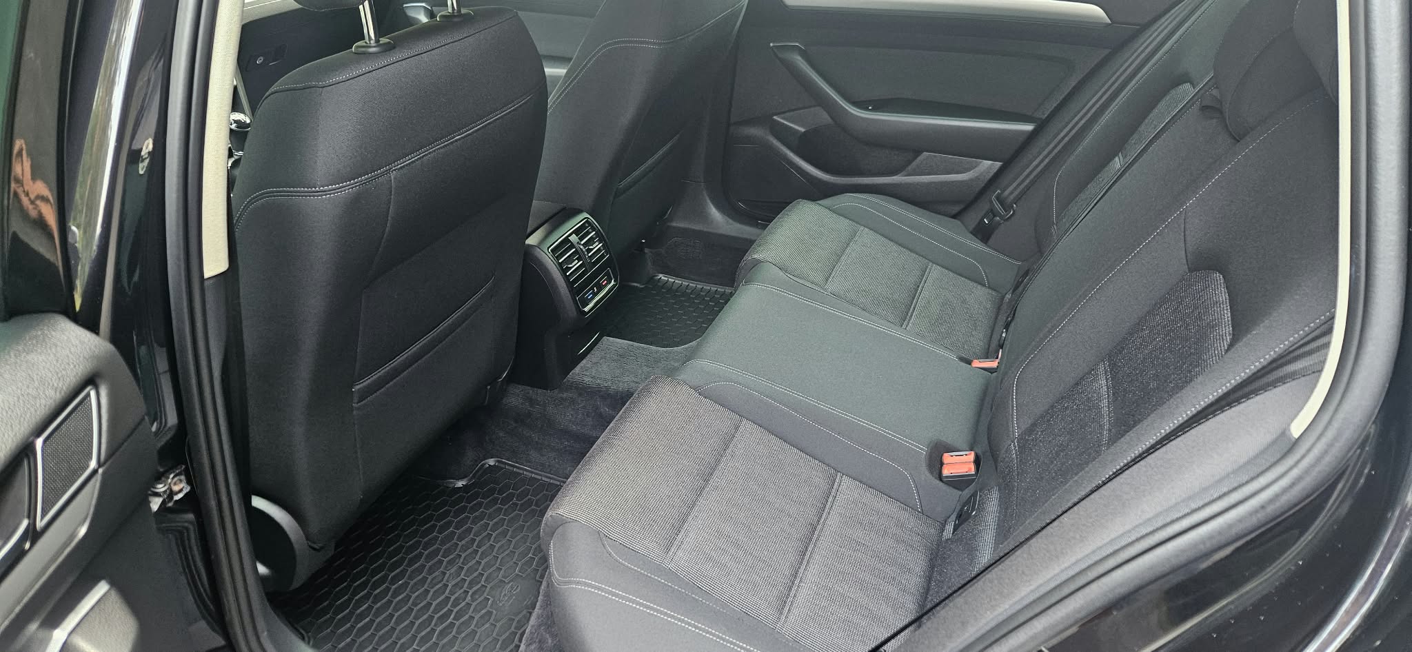 
								Volkswagen Passat B9 2.0 Tdi 190 Km  Zarejstrowany w Polsce full									