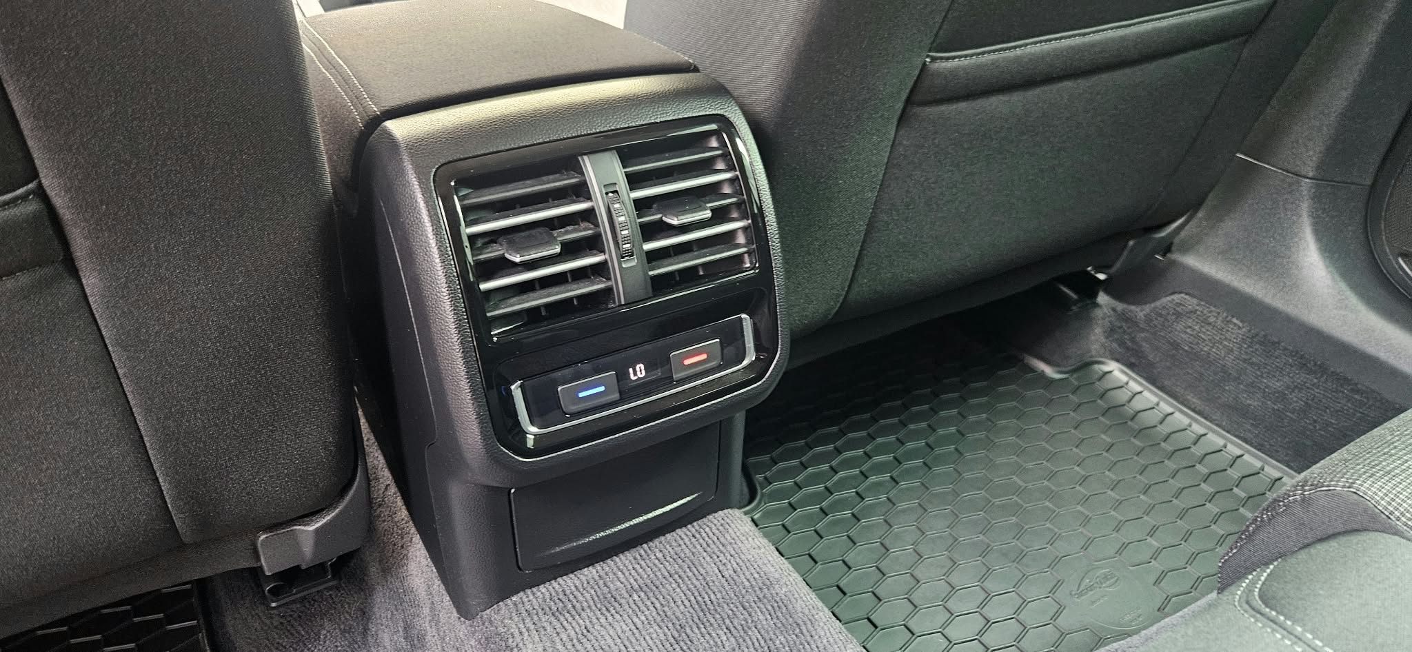 
								Volkswagen Passat B9 2.0 Tdi 190 Km  Zarejstrowany w Polsce full									