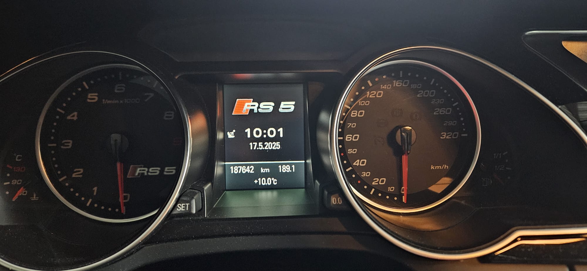 
								Audi RS5 4.2 FSI 450 KM Prawdziwa Bestia Salon Polska full									